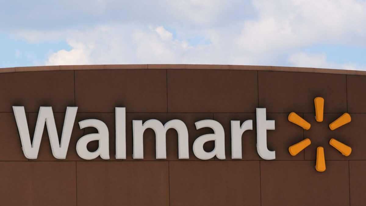 Walmart’s sales growth falls to 6-year low as Middle American shoppers go on strike