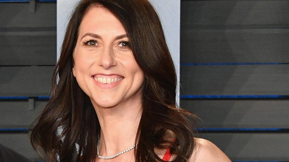 MacKenzie Scott's net worth continues to grow despite her massive philanthropic donations.