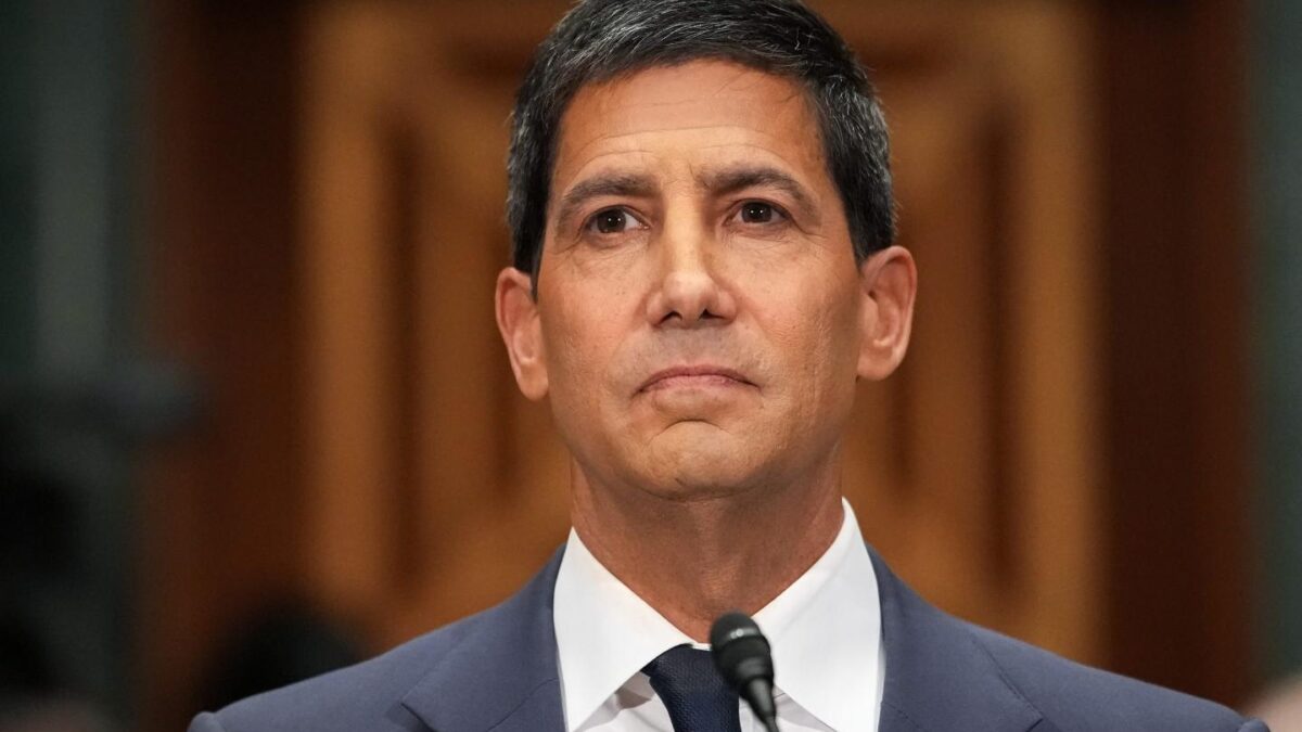 Photo of Kevin Warsh